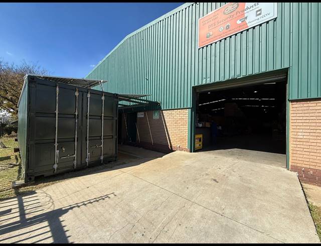 1,535M² WAREHOUSE TO LET IN SPARTAN
